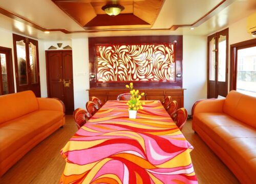 dining hall inside coco houseboat