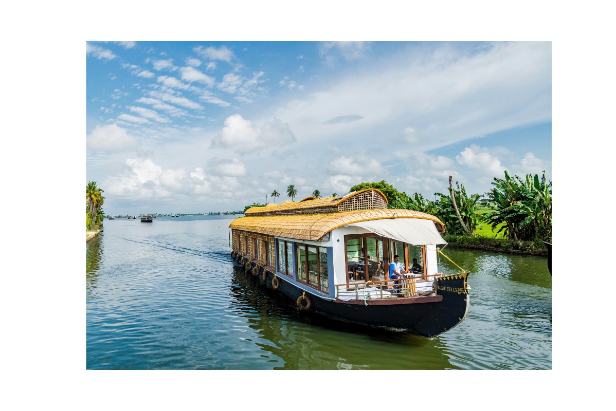 best 2 bedroom deluxe houseboat in Alleppey